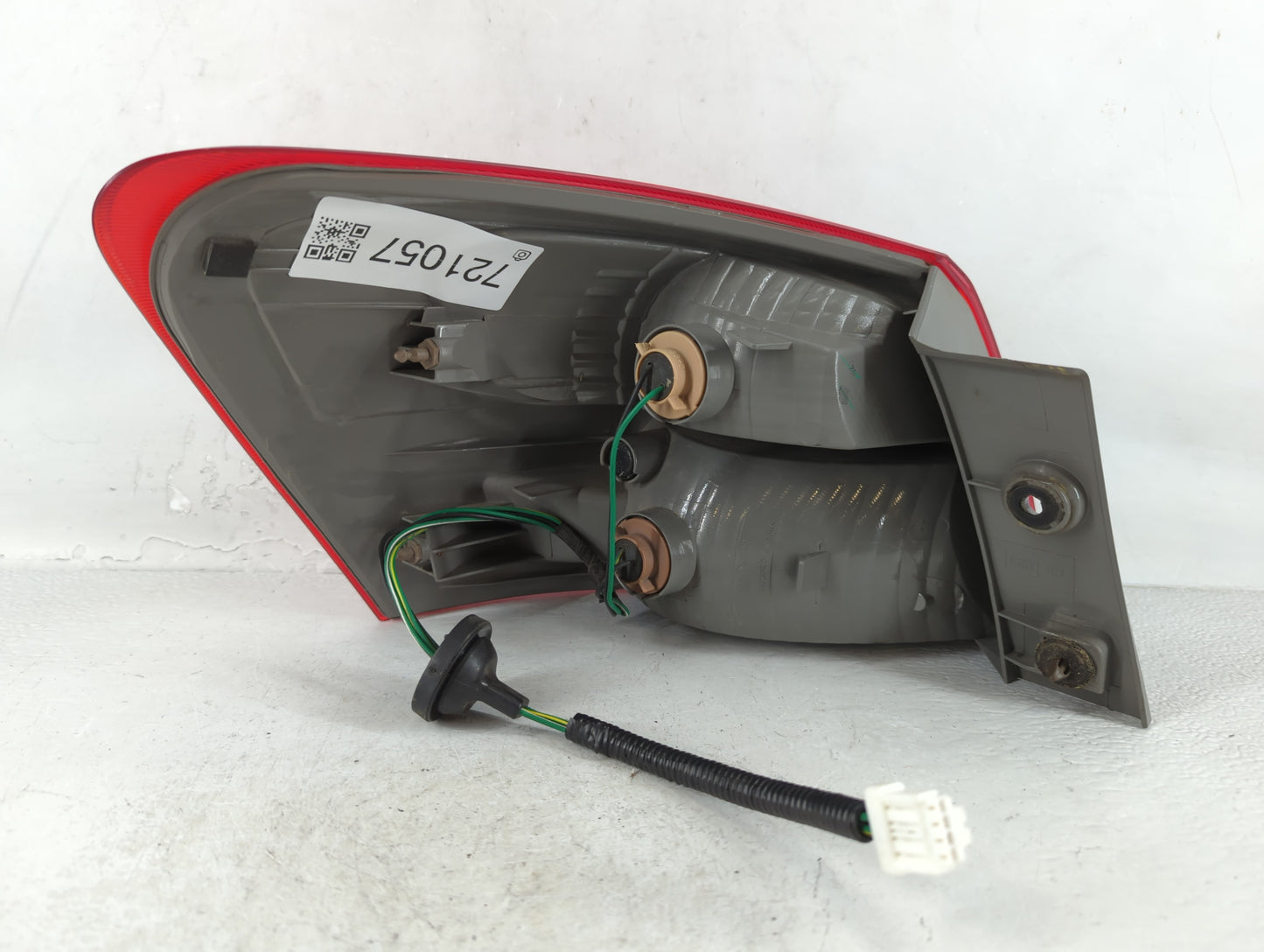 2008-2015 Nissan Rogue Tail Light Assembly Passenger Right OEM Fits Fits 2008 2009 2010 2011 2012 2013 2014 2015 OEM Used Auto Parts - Oemusedautoparts1.com