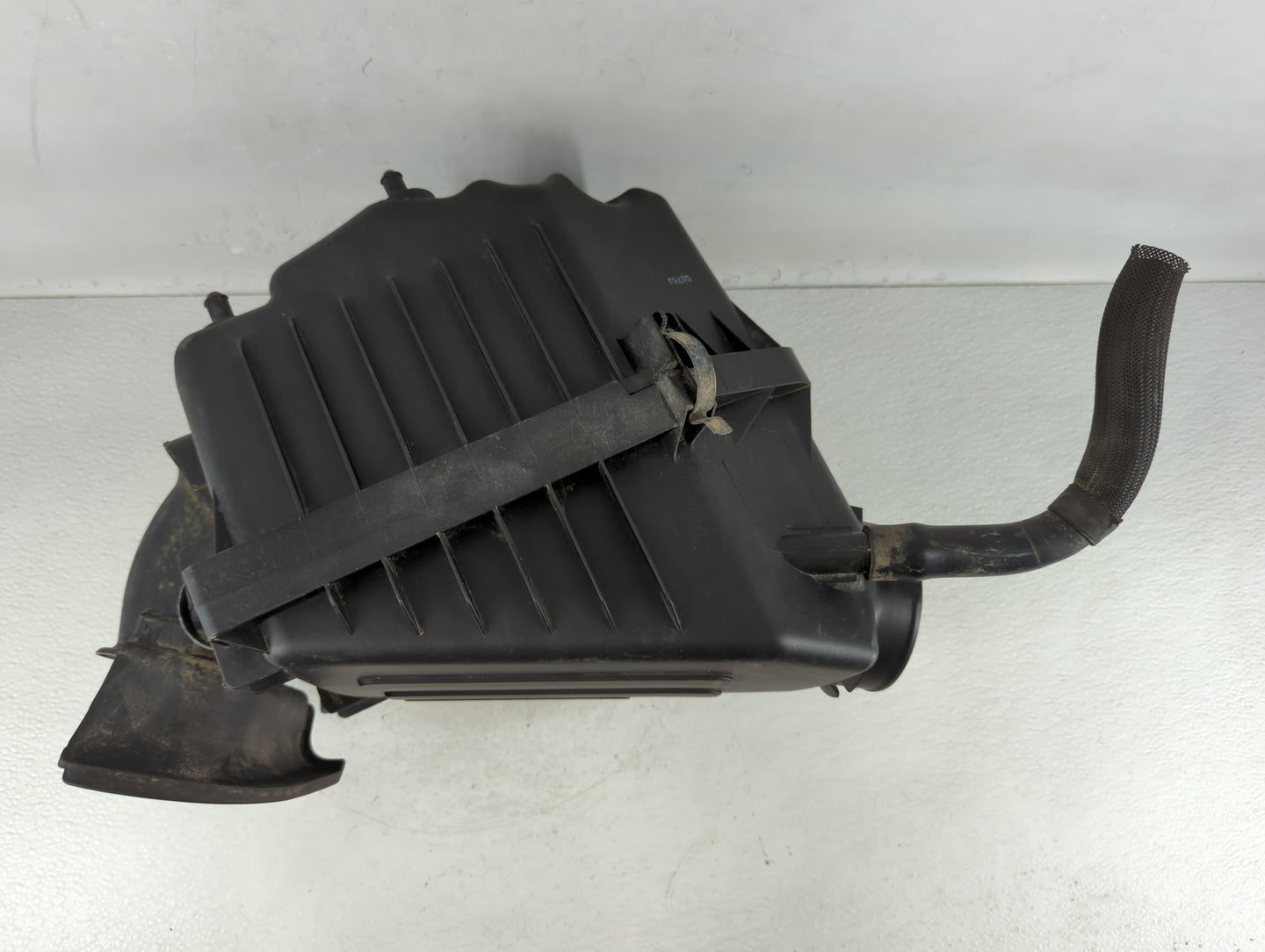 Volvo S70 Air Cleaner Intake-duct Hose Tube - Oemusedautoparts1.com