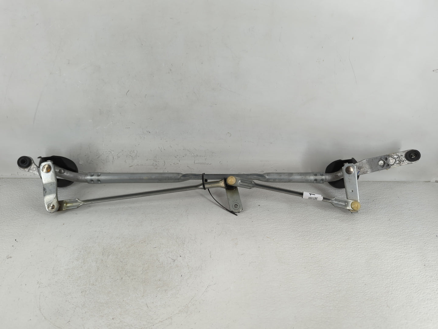 2019 Chrysler 300 WIPER TRANSMISSION - Oemusedautoparts1.com