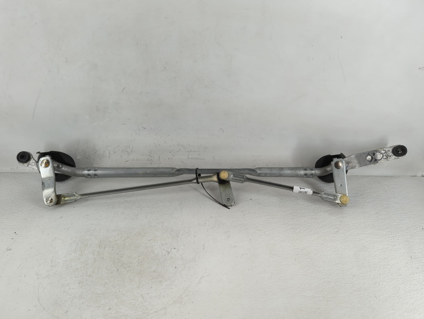 2019 Chrysler 300 WIPER TRANSMISSION - Oemusedautoparts1.com
