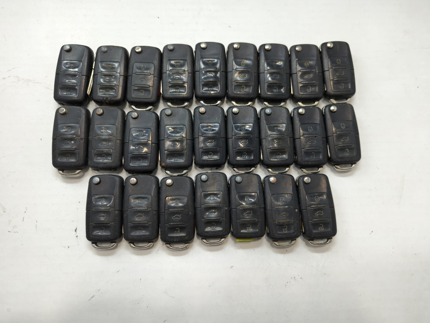 Lot of 25 Volkswagen Keyless Entry Remote Fob MIXED FCC IDS MIXED PART - Oemusedautoparts1.com