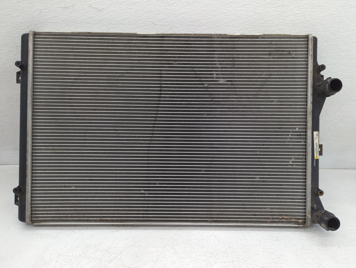 2008-2010 Volkswagen Passat Engine Cooling Radiator Condensor P/N:1K0 121 253 L Fits OEM Used Auto Parts - Oemusedautoparts1.com