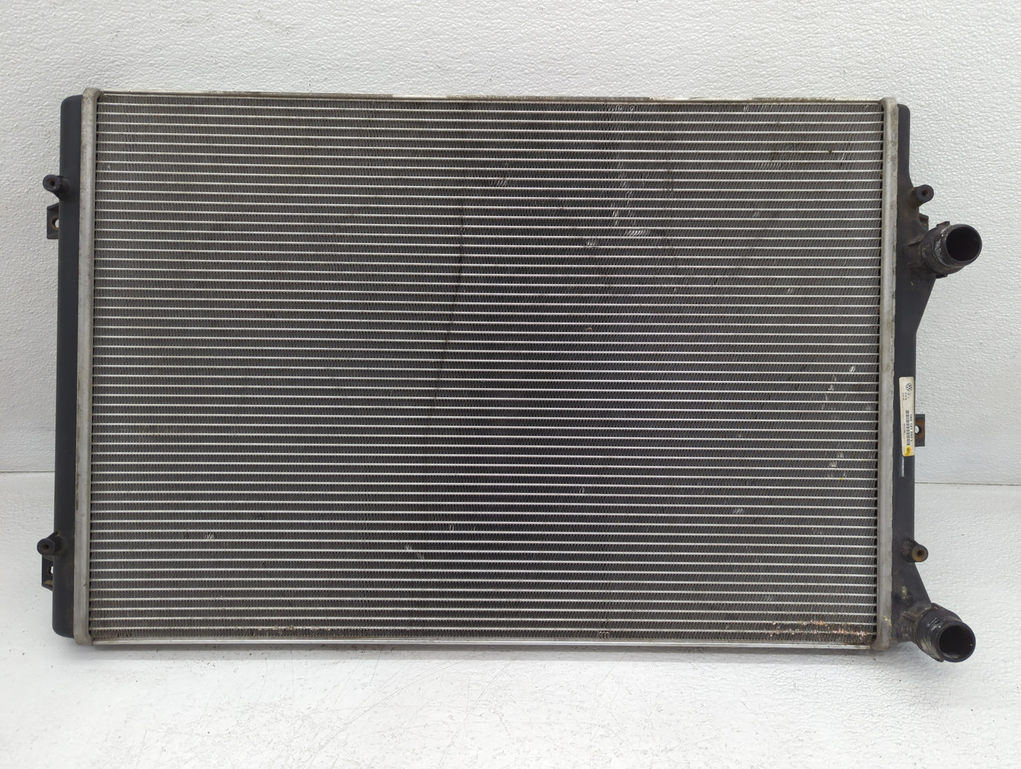 2008-2010 Volkswagen Passat Engine Cooling Radiator Condensor P/N:1K0 121 253 L Fits OEM Used Auto Parts - Oemusedautoparts1.com
