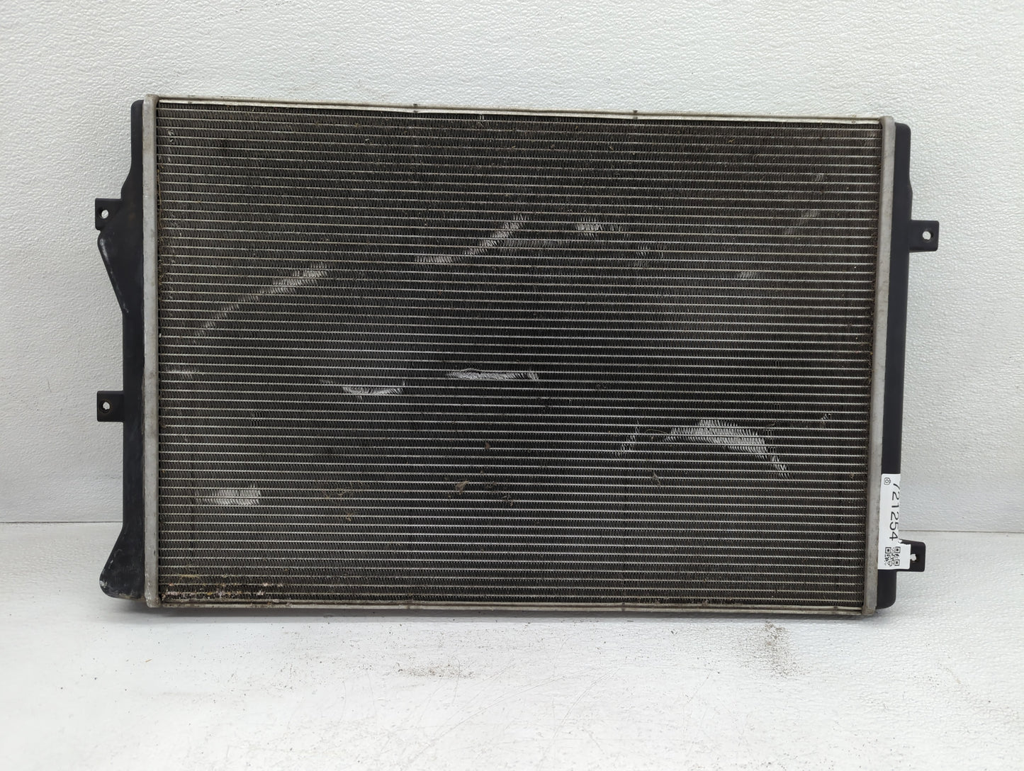 2008-2010 Volkswagen Passat Engine Cooling Radiator Condensor P/N:1K0 121 253 L Fits OEM Used Auto Parts - Oemusedautoparts1.com
