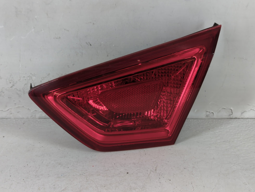 2014-2020 Chevrolet Impala Tail Light Assembly Passenger Right OEM P/N:(p)20953475 Fits Fits 2014 2015 2016 2017 2018 2019 2020 OEM Used Auto Parts