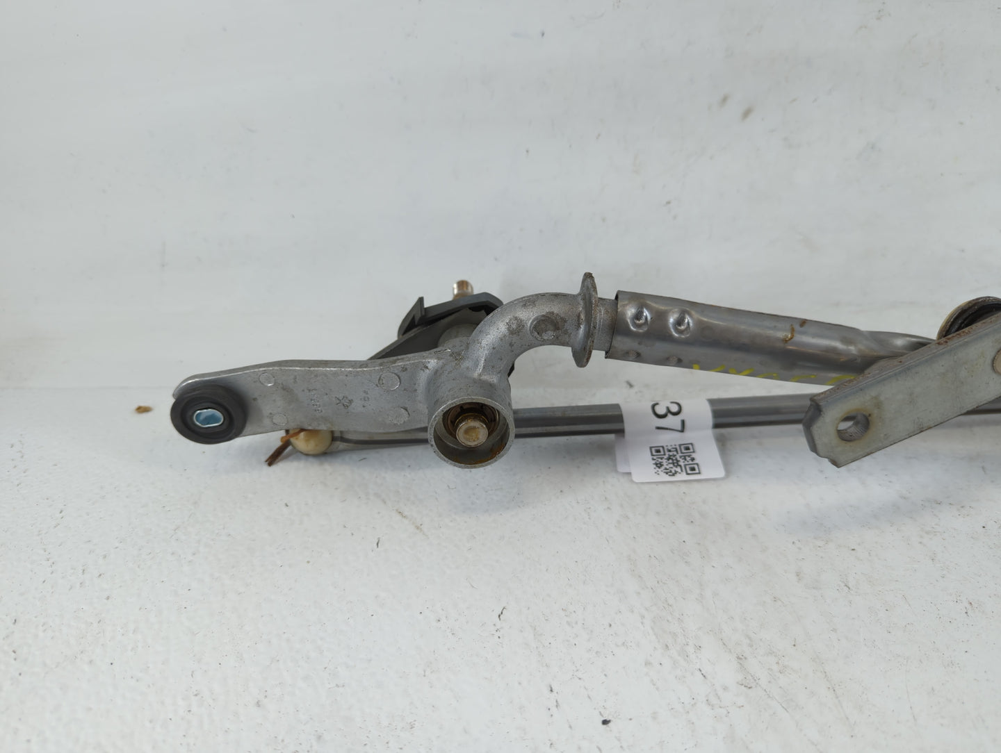 2019 Jeep Cherokee Front Windshield Wiper Motor Fits OEM Used Auto Parts - Oemusedautoparts1.com