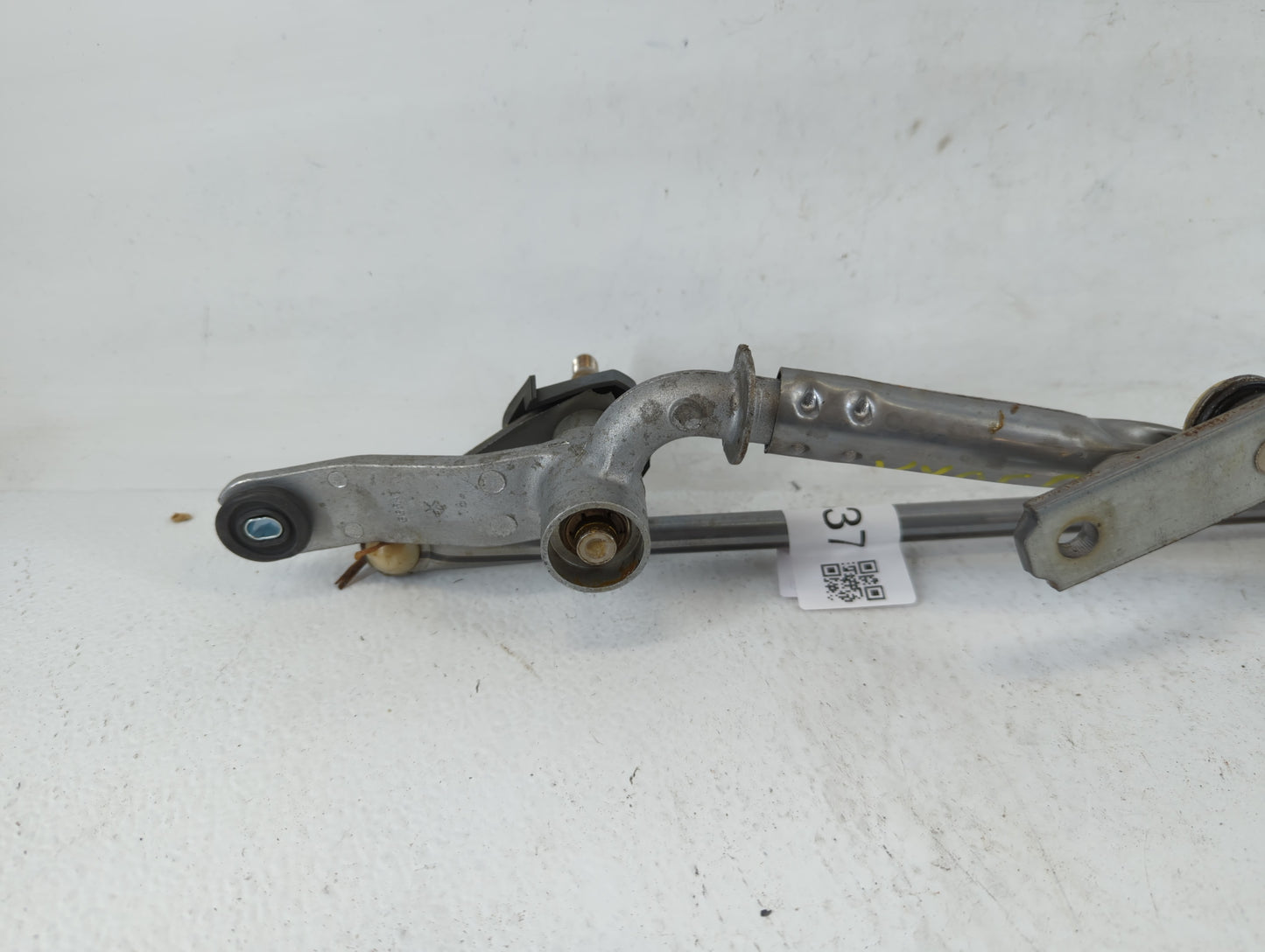 2019 Jeep Cherokee Front Windshield Wiper Motor Fits OEM Used Auto Parts - Oemusedautoparts1.com