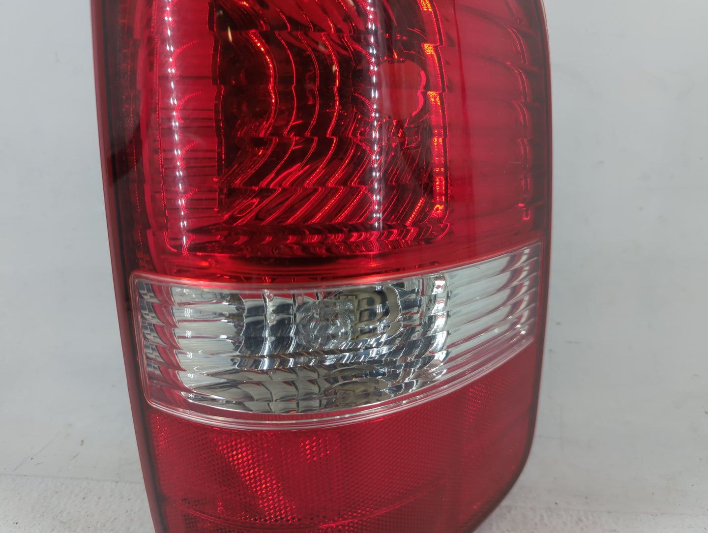 2004-2008 Ford F-150 Tail Light Assembly Passenger Right OEM P/N:6L04BC24352 Fits Fits 2004 2005 2006 2007 2008 OEM Used Auto Parts - Oemusedautoparts1.com
