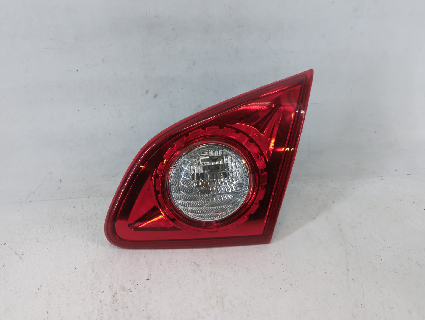 2009-2015 Nissan Rogue Tail Light Assembly Passenger Right OEM P/N:W16W Fits Fits 2009 2010 2011 2012 2013 2014 2015 OEM Used Auto Parts - Oemusedautoparts1.com