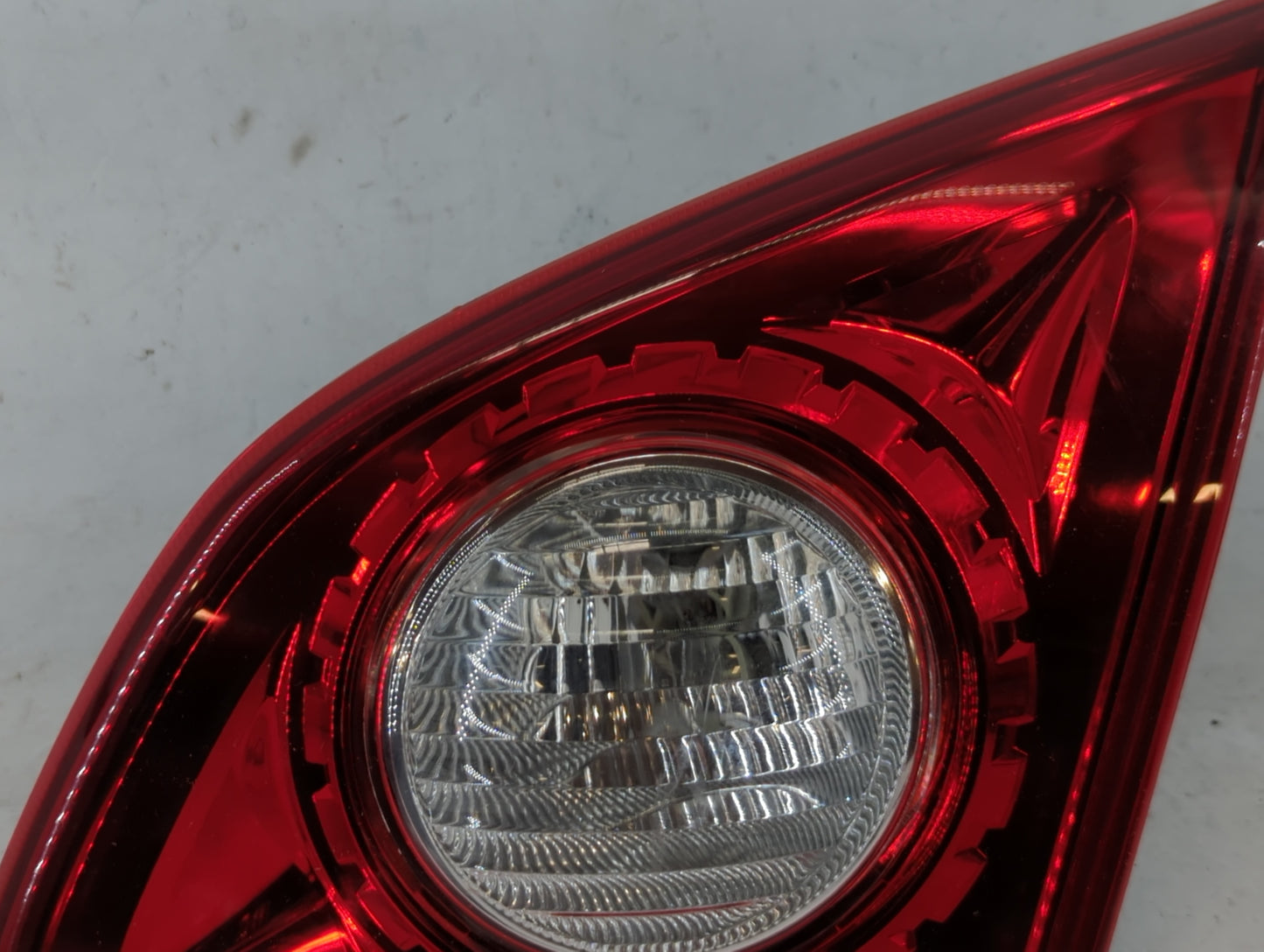 2009-2015 Nissan Rogue Tail Light Assembly Passenger Right OEM P/N:W16W Fits Fits 2009 2010 2011 2012 2013 2014 2015 OEM Used Auto Parts - Oemusedautoparts1.com