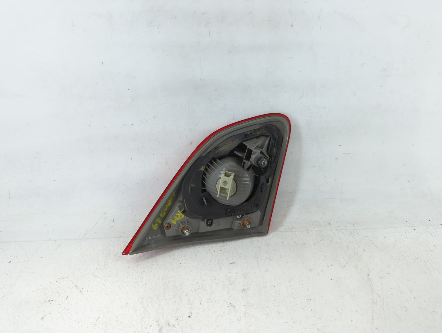 2009-2015 Nissan Rogue Tail Light Assembly Passenger Right OEM P/N:W16W Fits Fits 2009 2010 2011 2012 2013 2014 2015 OEM Used Auto Parts - Oemusedautoparts1.com