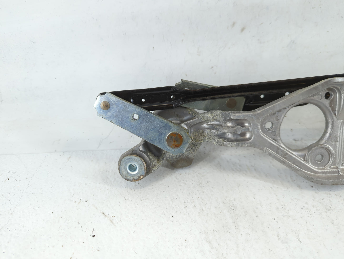 2014 Hyundai Accent Front Windshield Wiper Motor Fits OEM Used Auto Parts - Oemusedautoparts1.com