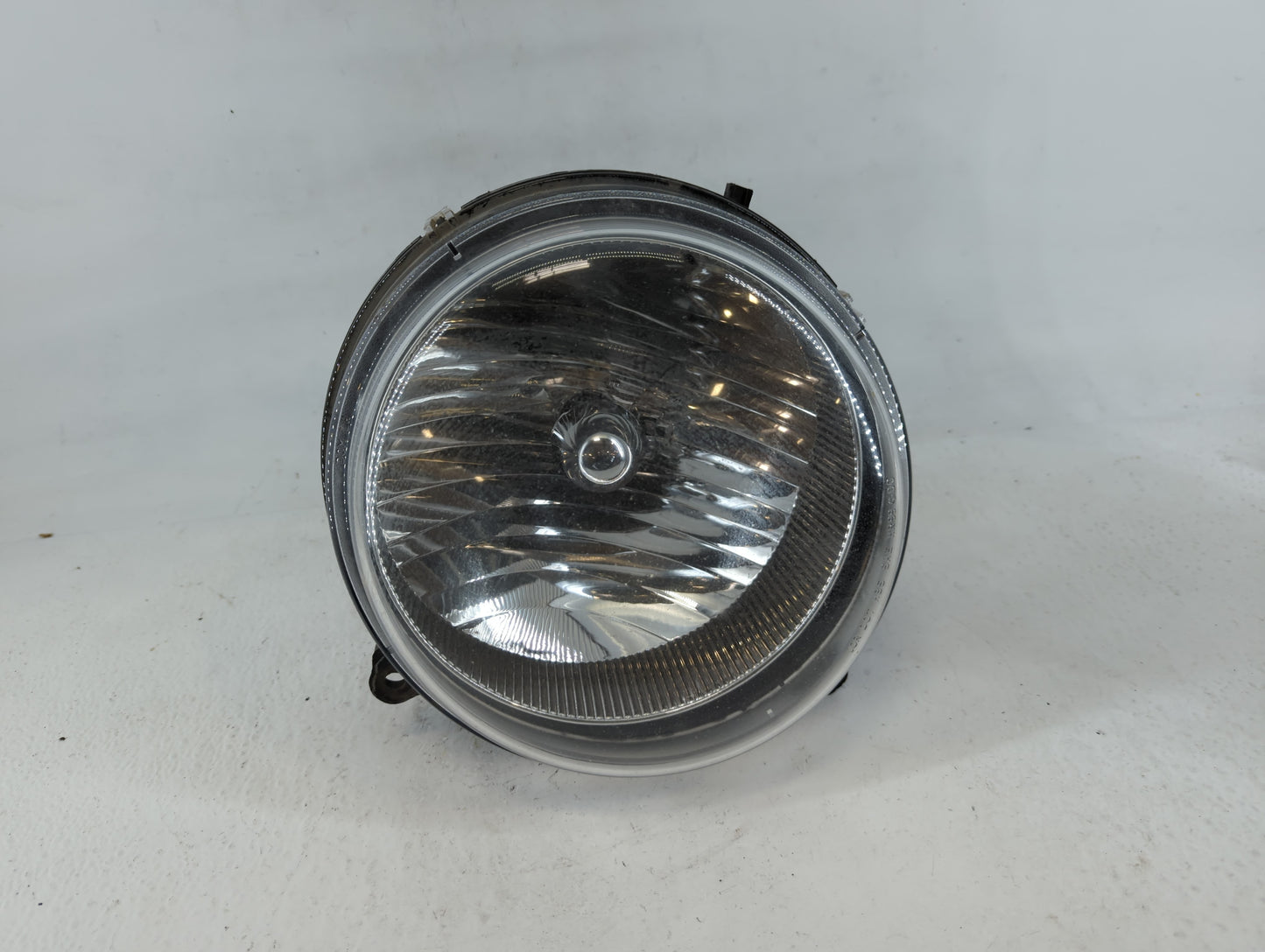 2005-2007 Jeep Liberty Driver Left Oem Head Light Headlight Lamp - Oemusedautoparts1.com