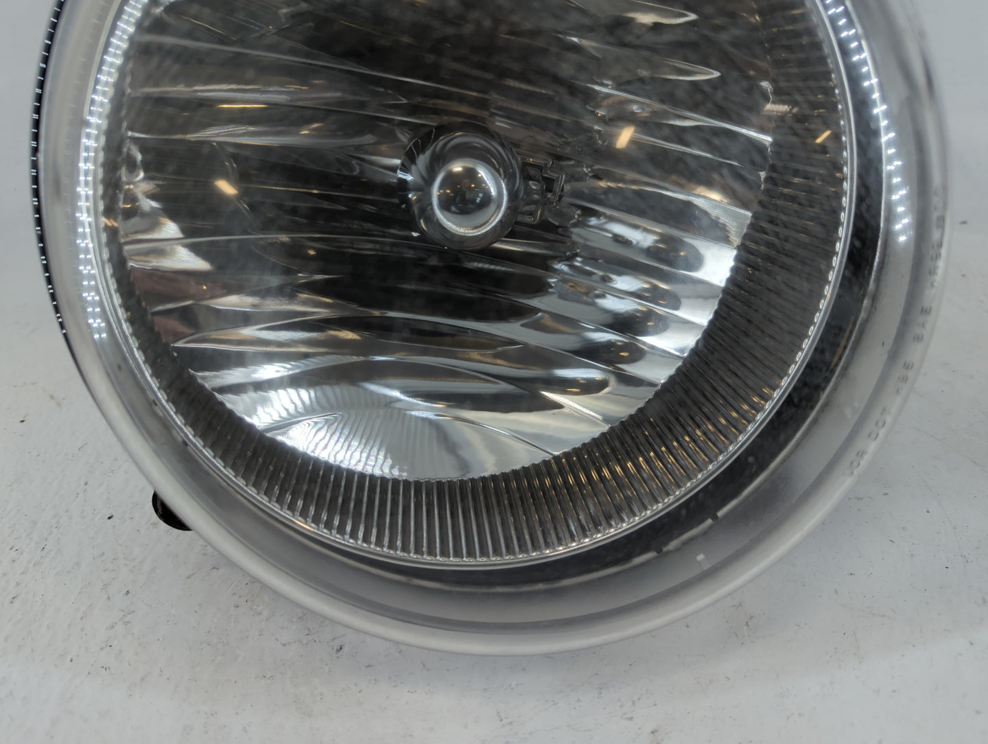 2005-2007 Jeep Liberty Driver Left Oem Head Light Headlight Lamp - Oemusedautoparts1.com