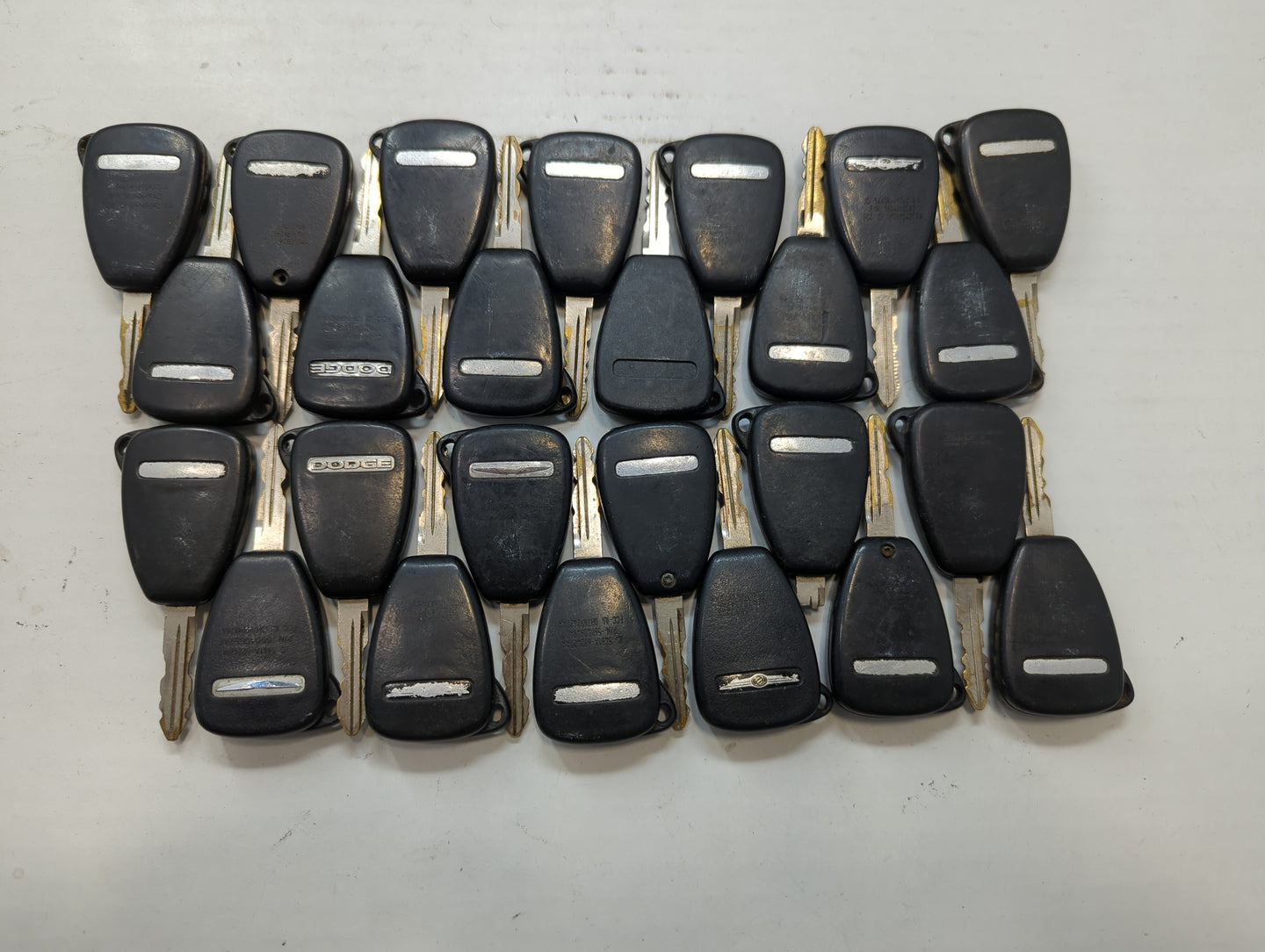 Lot of 25 Dodge Keyless Entry Remote Fob MIXED FCC IDS MIXED PART NUMBERS - Oemusedautoparts1.com
