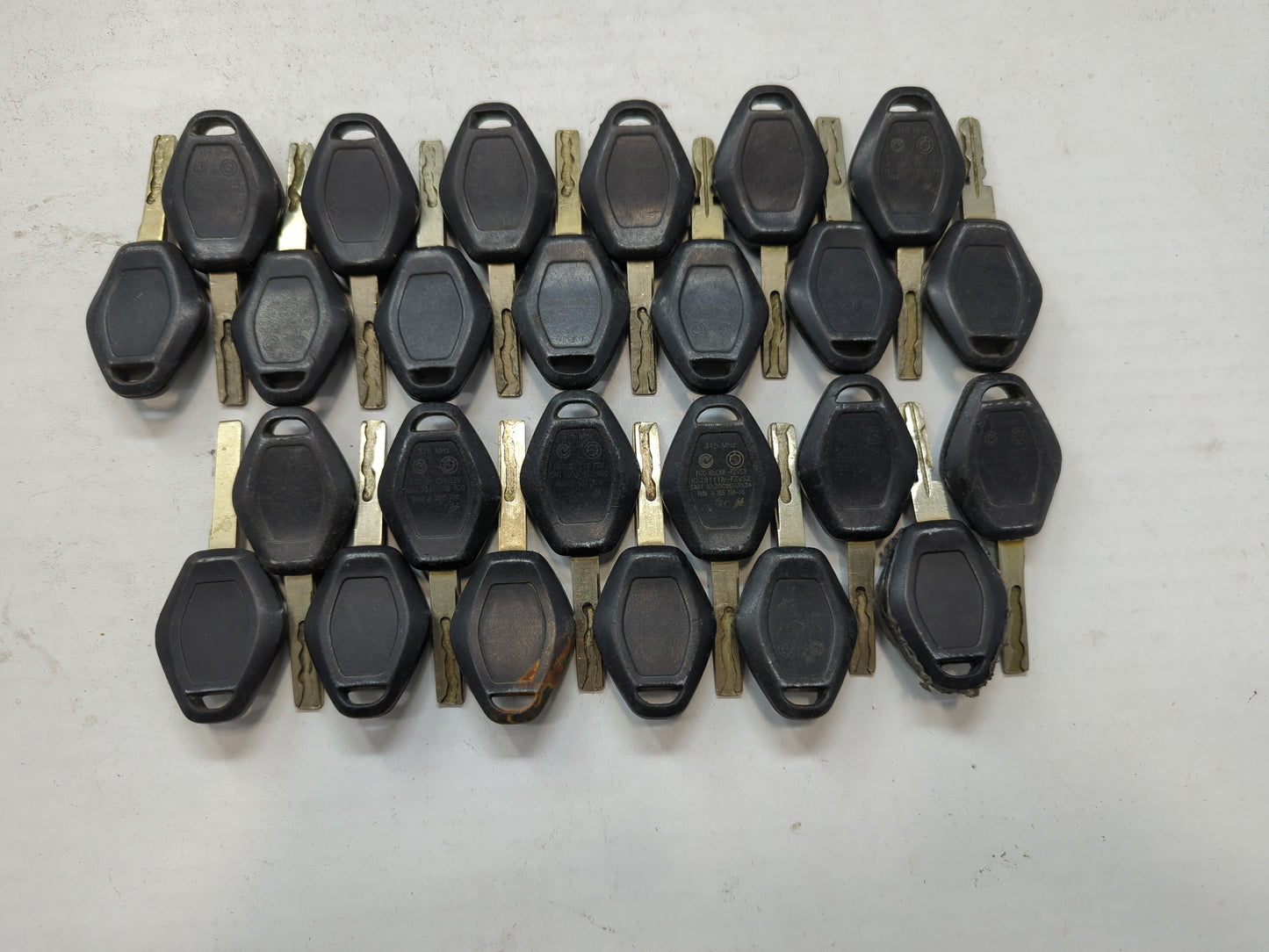 Lot of 25 Bmw Keyless Entry Remote Fob LX8-FZV MIXED PART NUMBERS - Oemusedautoparts1.com
