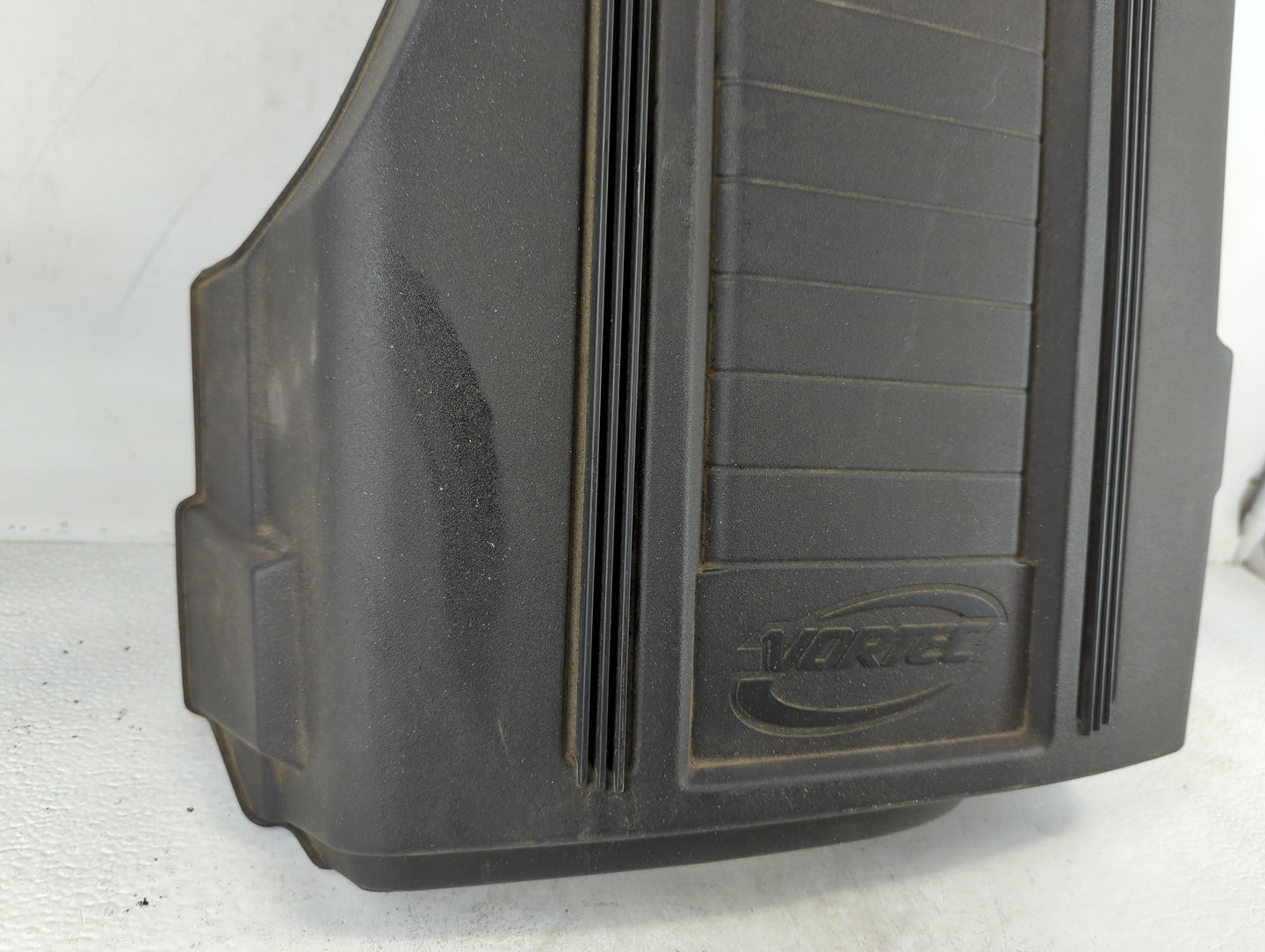 2011 Cadillac Escalade Engine Cover - Oemusedautoparts1.com
