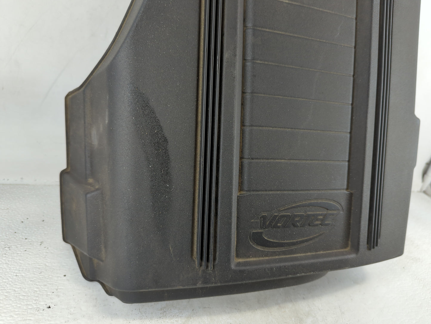 2011 Cadillac Escalade Engine Cover - Oemusedautoparts1.com
