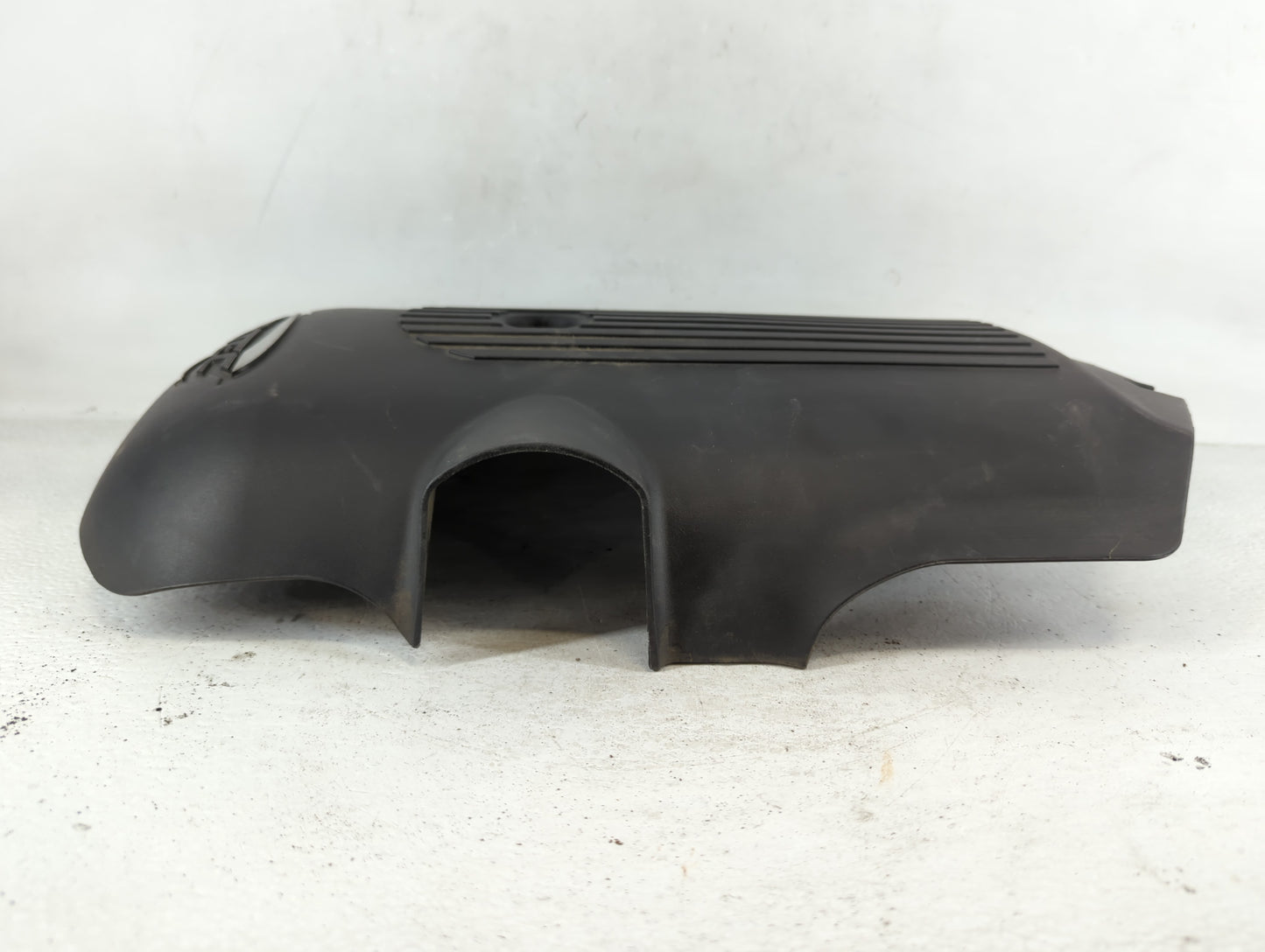 2005 Chevrolet Tahoe Engine Cover - Oemusedautoparts1.com