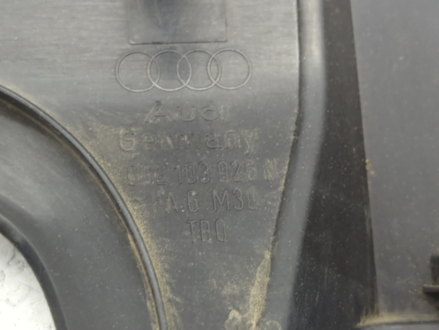 2012 Audi A6 Engine Cover - Oemusedautoparts1.com
