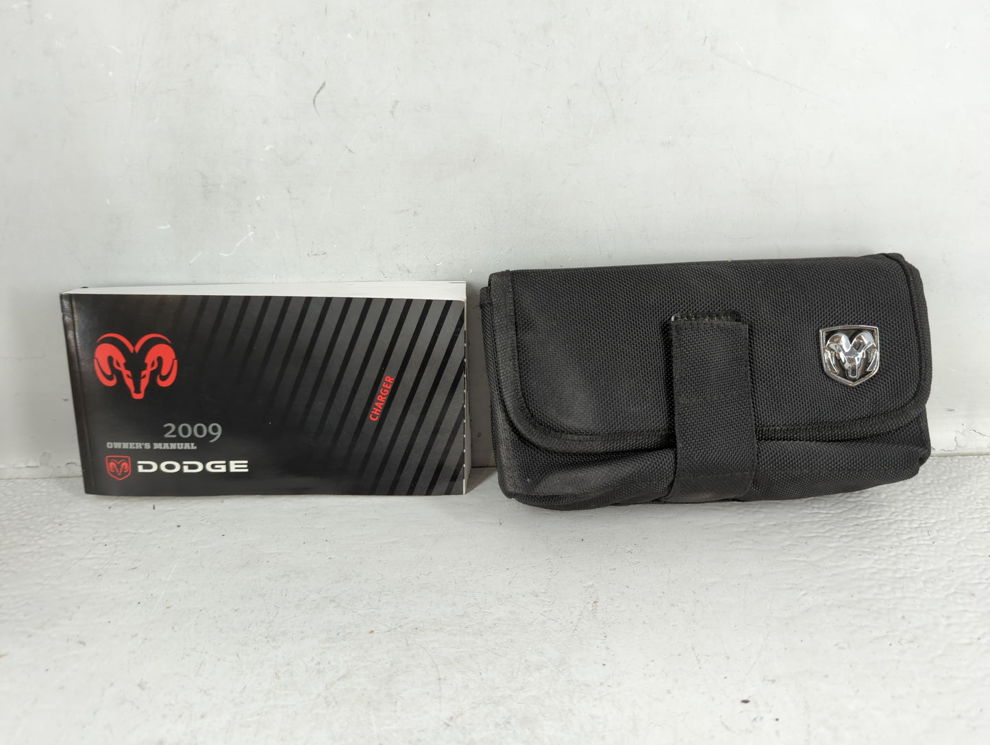 2009 Dodge Charger Owners Manual Book Guide P/N:81-226-0920 OEM Used Auto Parts - Oemusedautoparts1.com