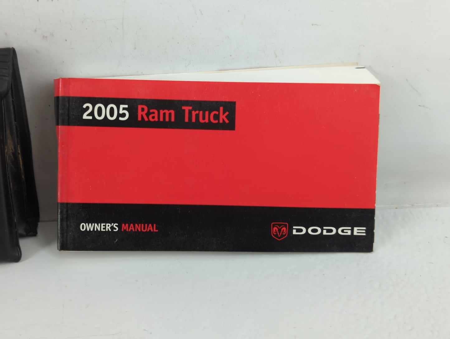 2005 Dodge Ram 1500 Owners Manual Book Guide P/N:81-326-0527 OEM Used Auto Parts - Oemusedautoparts1.com