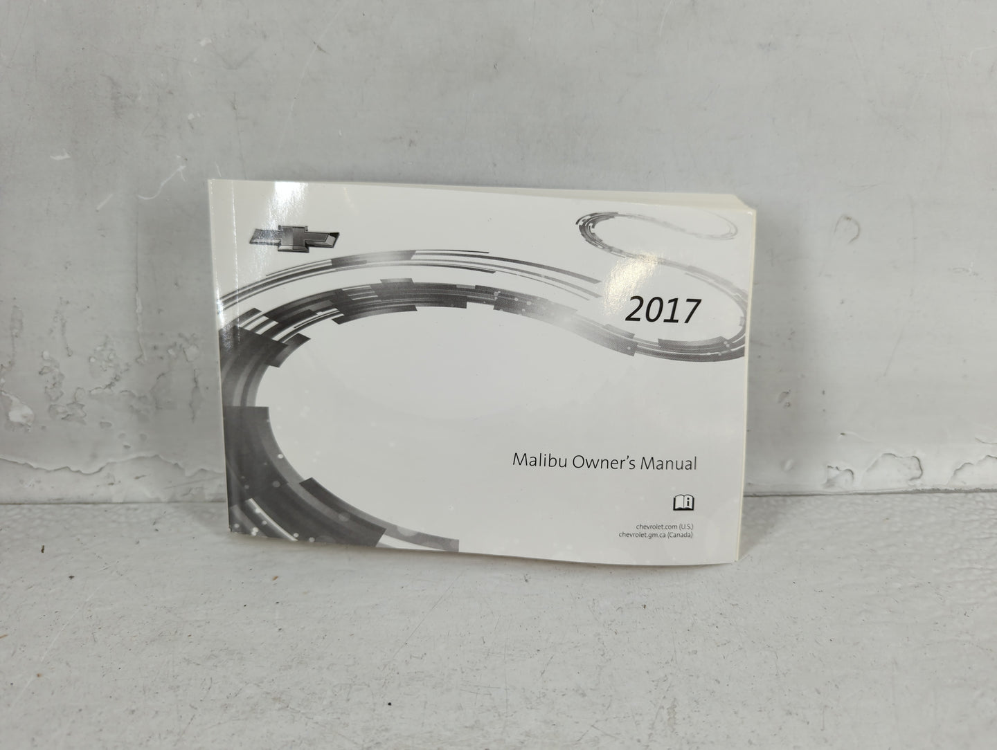 2017 Chevrolet Malibu Owners Manual Book Guide P/N:23461930 B OEM Used Auto Parts - Oemusedautoparts1.com