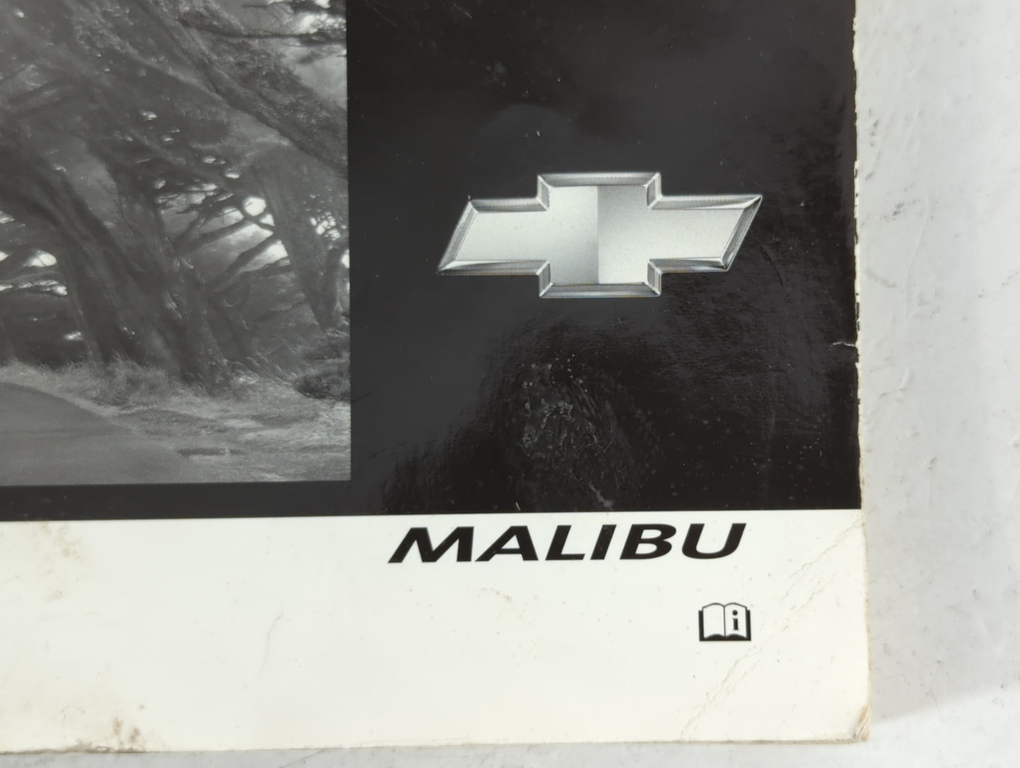 2009 Chevrolet Malibu Owners Manual Book Guide P/N:15898474 A OEM Used Auto Parts - Oemusedautoparts1.com