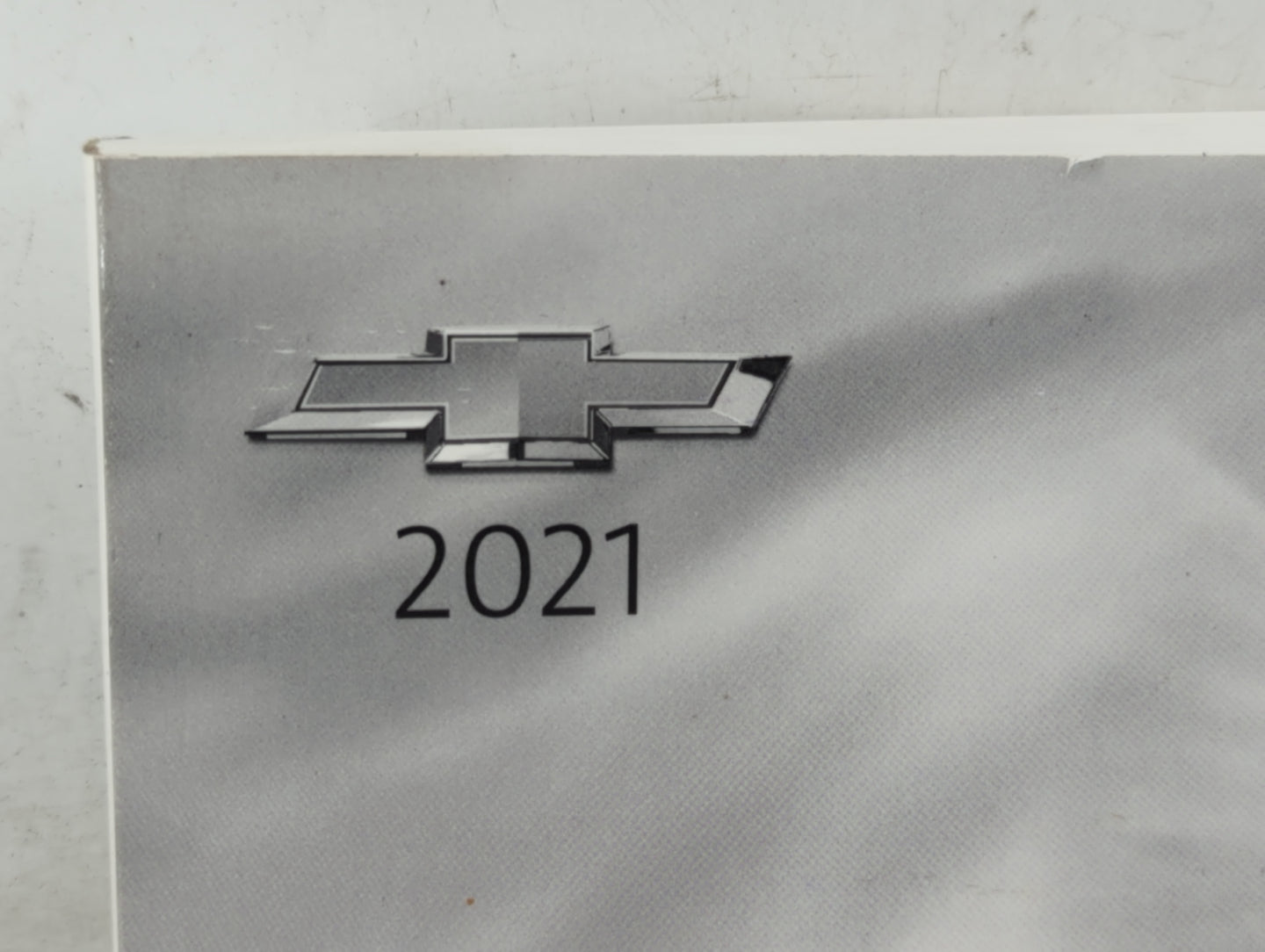 2021 Chevrolet Traverse Owners Manual Book Guide P/N:84415997 A OEM Used Auto Parts - Oemusedautoparts1.com