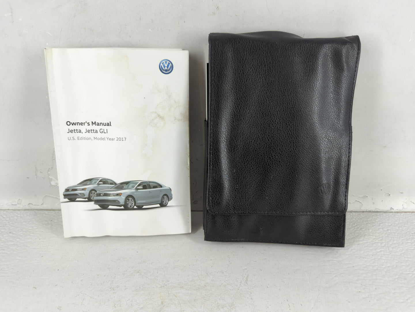 2017 Volkswagen Jetta Owners Manual Book Guide P/N:5C6012723AN OEM Used Auto Parts - Oemusedautoparts1.com