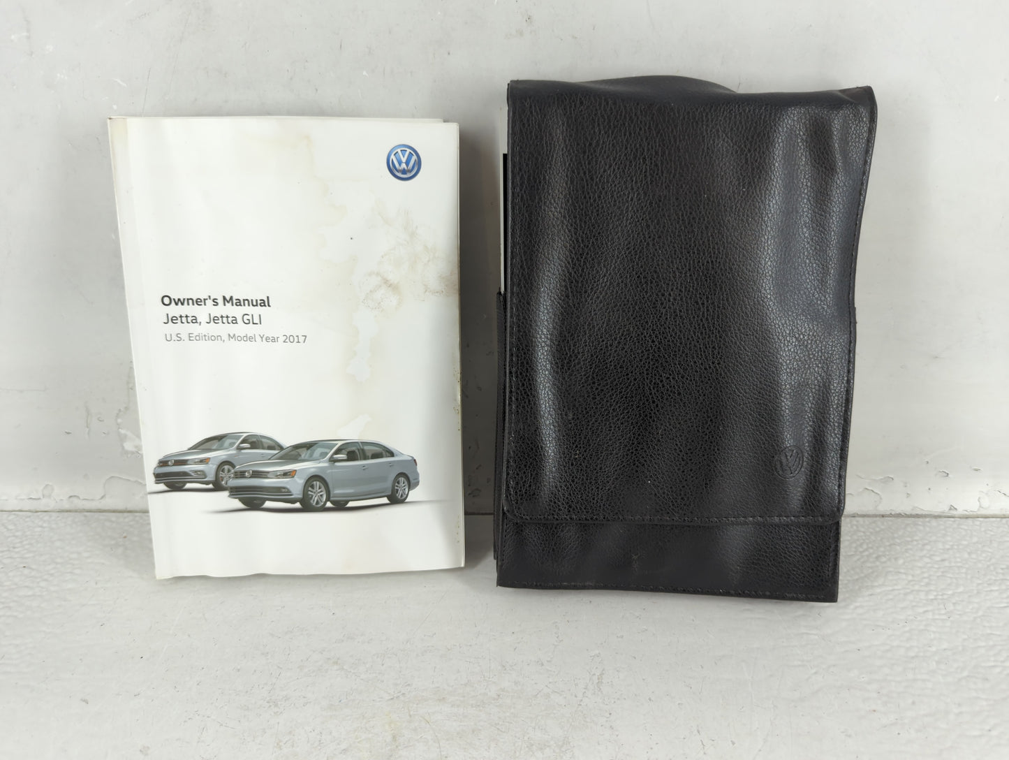 2017 Volkswagen Jetta Owners Manual Book Guide P/N:5C6012723AN OEM Used Auto Parts - Oemusedautoparts1.com