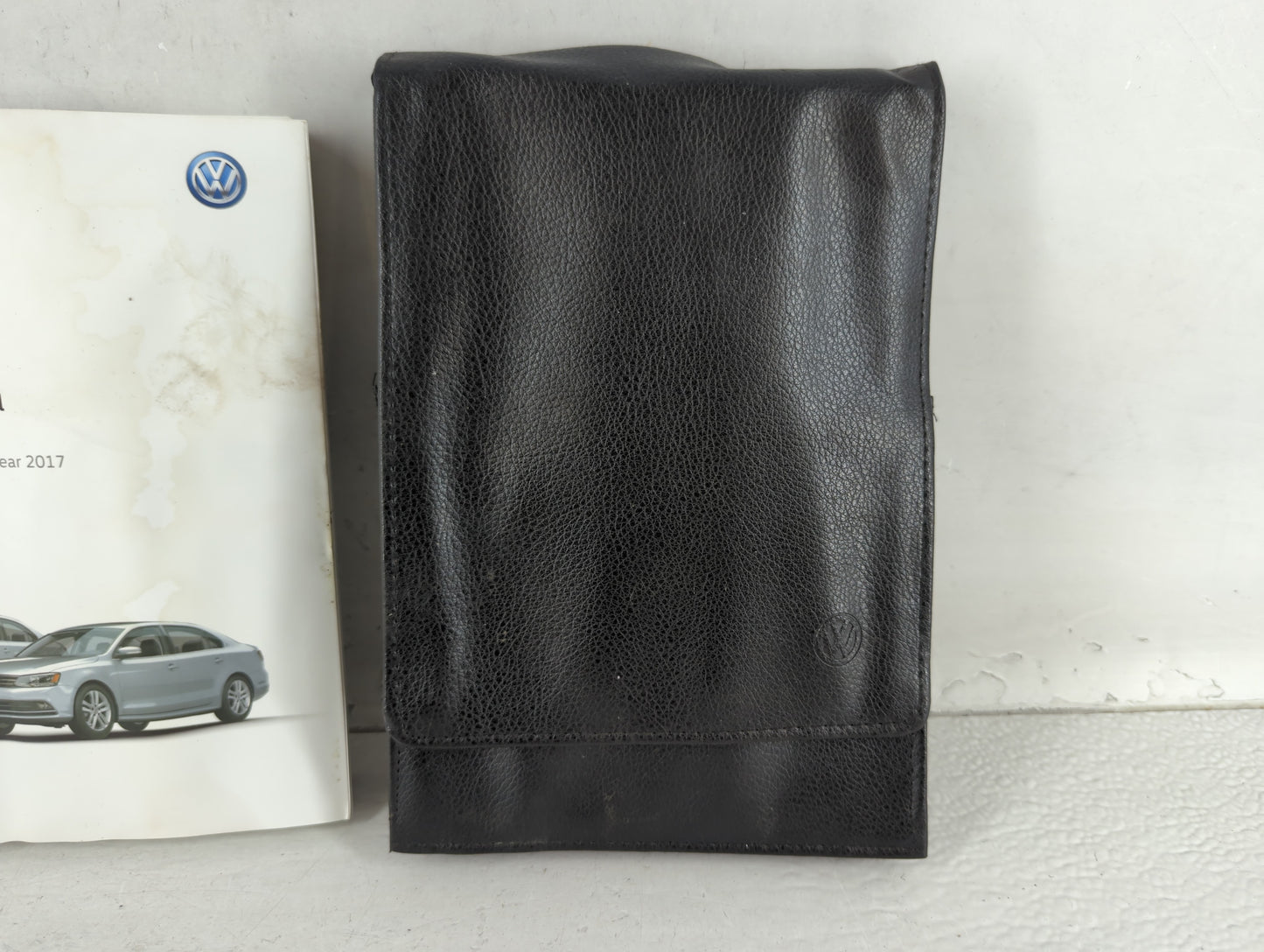 2017 Volkswagen Jetta Owners Manual Book Guide P/N:5C6012723AN OEM Used Auto Parts - Oemusedautoparts1.com