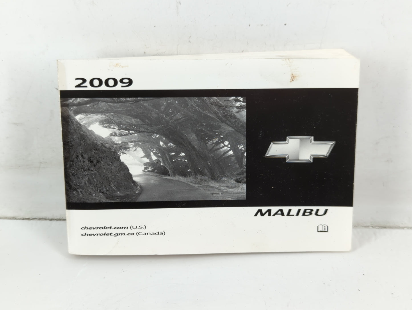 2009 Chevrolet Malibu Owners Manual Book Guide P/N:15898474 A OEM Used Auto Parts - Oemusedautoparts1.com