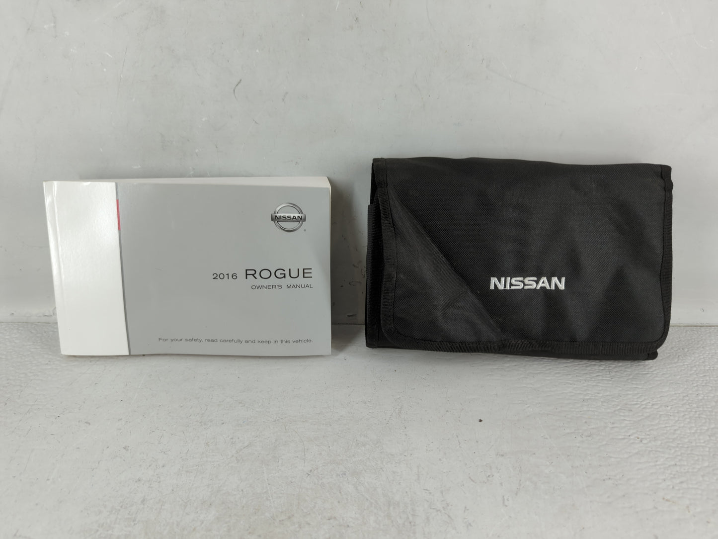 2016 Nissan Rogue Owners Manual Book Guide P/N:T00UM-JM03D OM16EA 0T32U2 OEM Used Auto Parts - Oemusedautoparts1.com