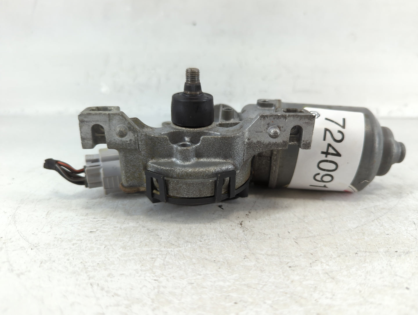 2008-2022 Dodge Challenger Front Windshield Wiper Motor P/N:AX159060-1564 05028756AD Fits OEM Used Auto Parts - Oemusedautoparts1.com
