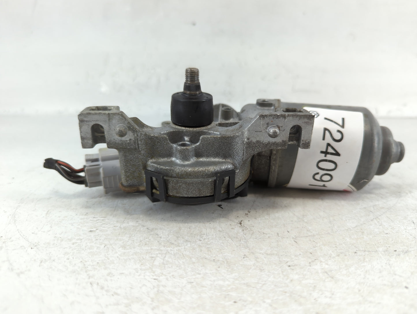 2008-2022 Dodge Challenger Front Windshield Wiper Motor P/N:AX159060-1564 05028756AD Fits OEM Used Auto Parts - Oemusedautoparts1.com