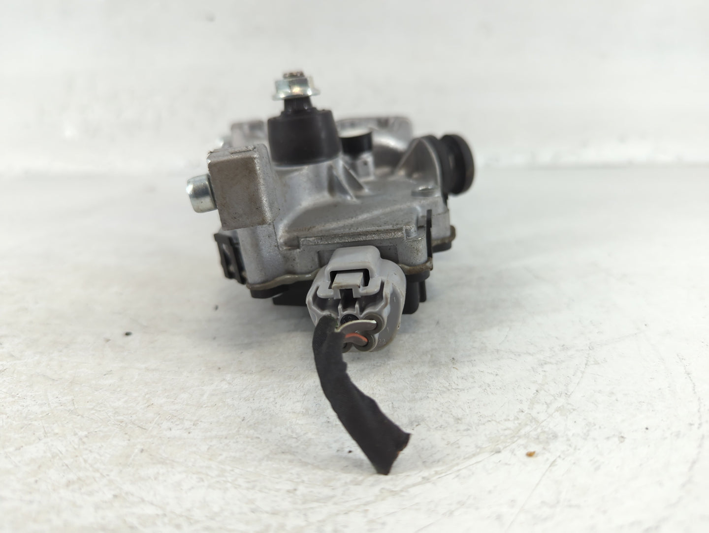 2011-2022 Dodge Charger Front Windshield Wiper Motor P/N:68082728AF Fits OEM Used Auto Parts - Oemusedautoparts1.com