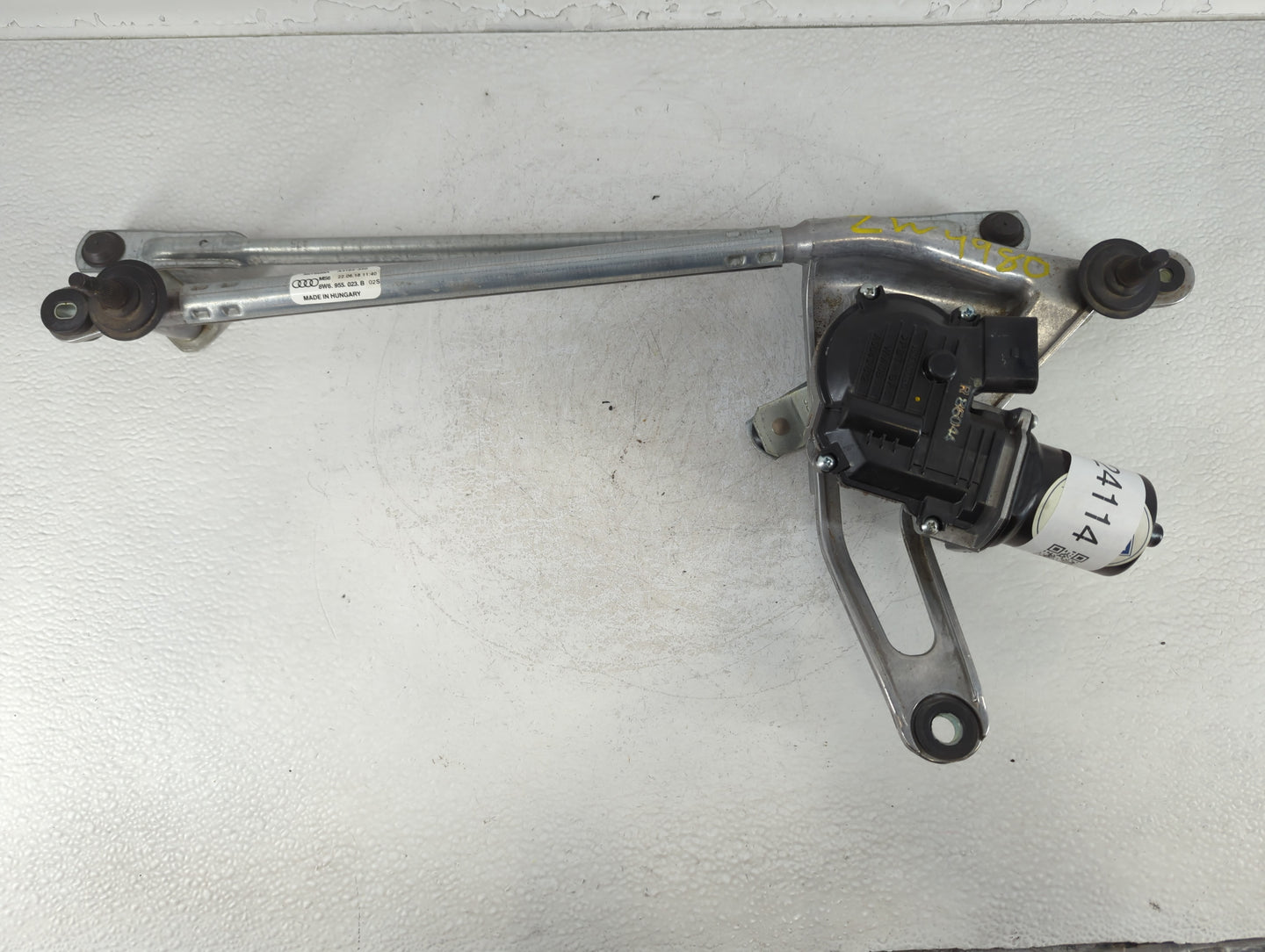 2018 Audi S5 Front Windshield Wiper Motor P/N:8W6.955.23.B A4185-350 Fits OEM Used Auto Parts - Oemusedautoparts1.com