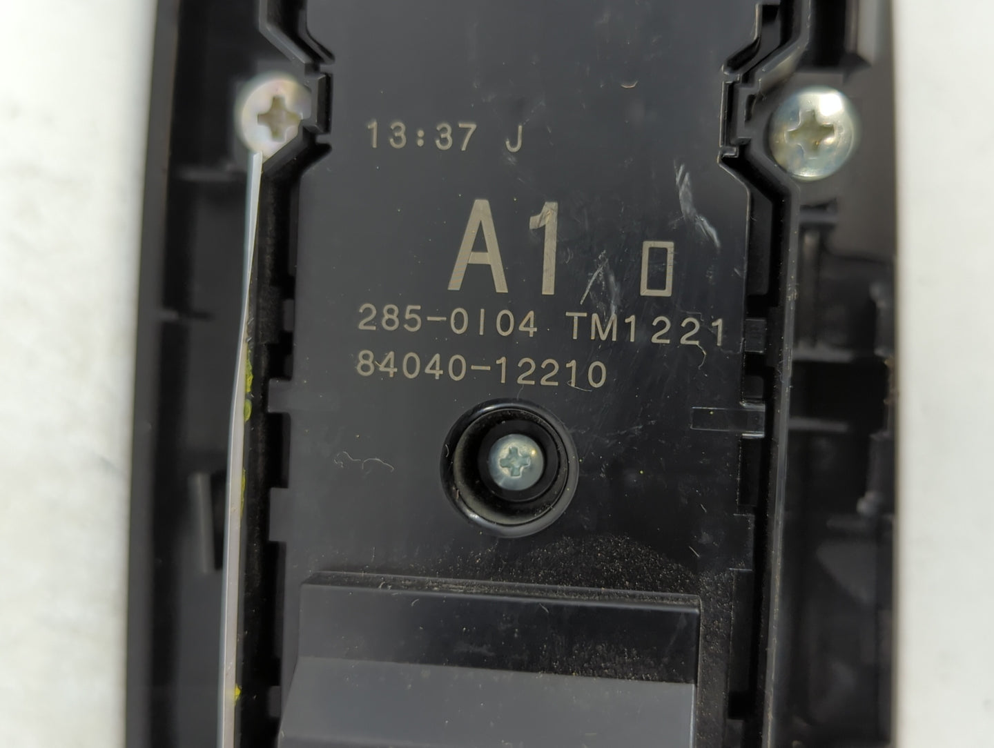 2020 Chrysler 200 Master Power Window Switch Replacement Driver Side Left P/N:285-0104 TM1221 84040-12210 Fits OEM Used Auto Parts - Oemusedautoparts1.com