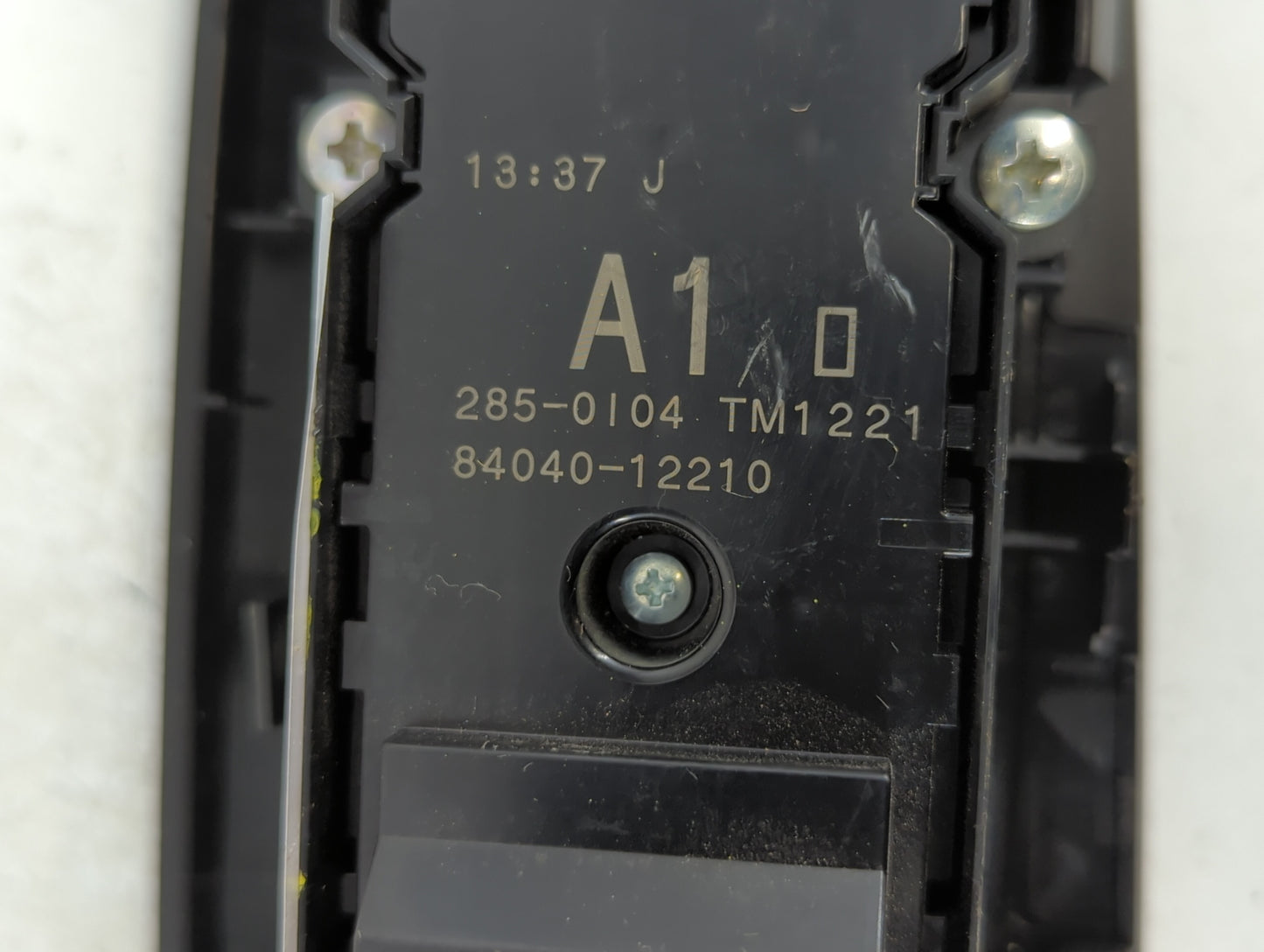 2020 Chrysler 200 Master Power Window Switch Replacement Driver Side Left P/N:285-0104 TM1221 84040-12210 Fits OEM Used Auto Parts - Oemusedautoparts1.com