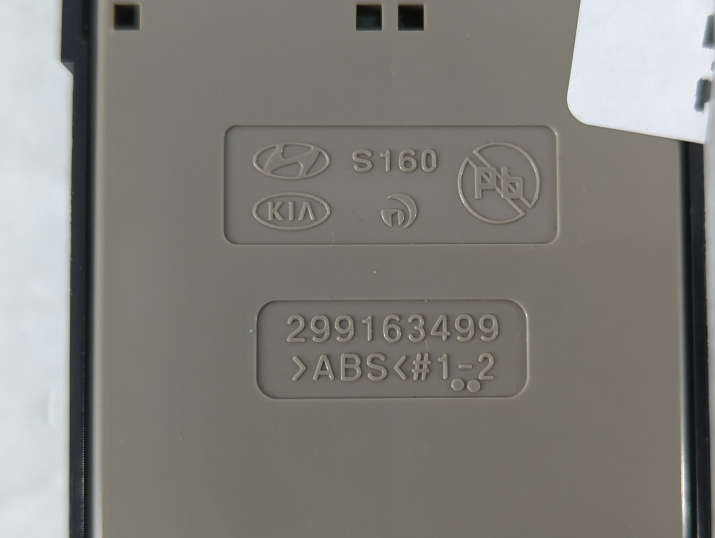 2019-2020 Hyundai Veloster Master Power Window Switch Replacement Driver Side Left P/N:299163499 Fits Fits 2019 2020 OEM Used Auto Parts - Oemusedautoparts1.com