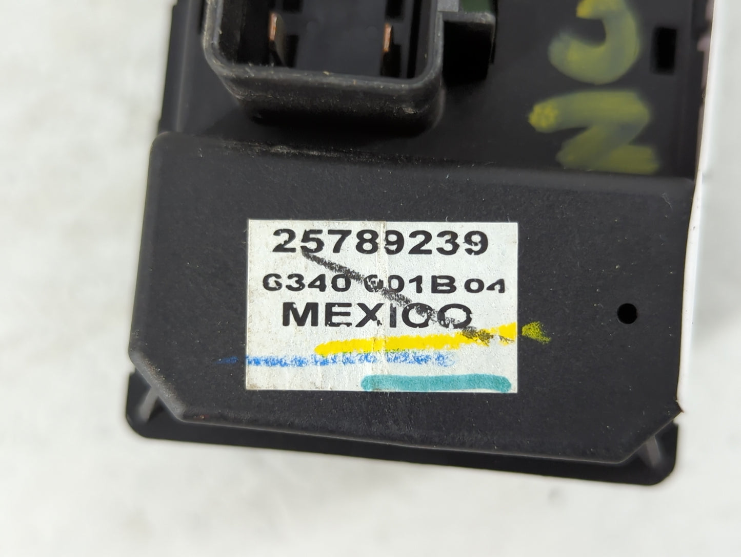 2007-2009 Gmc Acadia Master Power Window Switch Replacement Driver Side Left P/N:25789239 Fits Fits 2007 2008 2009 OEM Used Auto Parts - Oemusedautoparts1.com