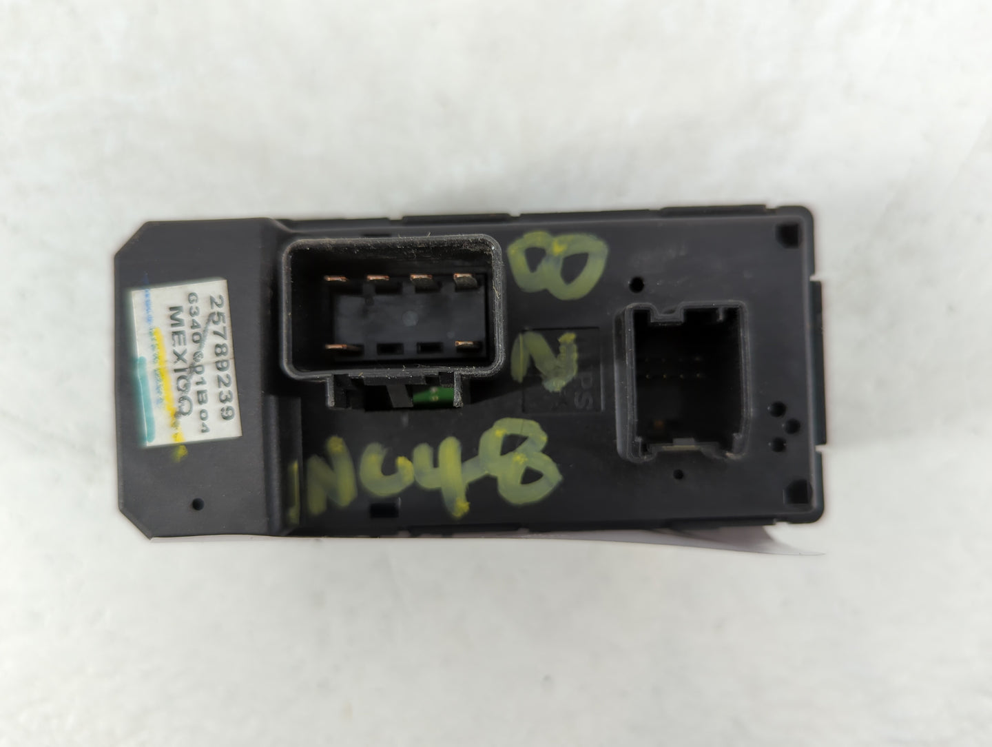 2007-2009 Gmc Acadia Master Power Window Switch Replacement Driver Side Left P/N:25789239 Fits Fits 2007 2008 2009 OEM Used Auto Parts - Oemusedautoparts1.com