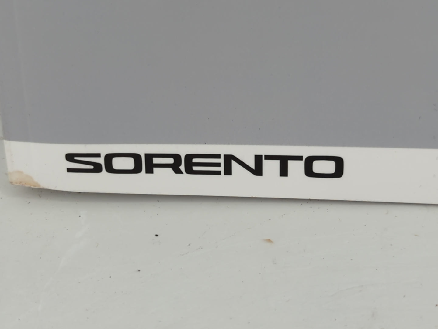 2017 Kia Sorento Owners Manual Book Guide P/N:HXG5-EU65A OEM Used Auto Parts - Oemusedautoparts1.com