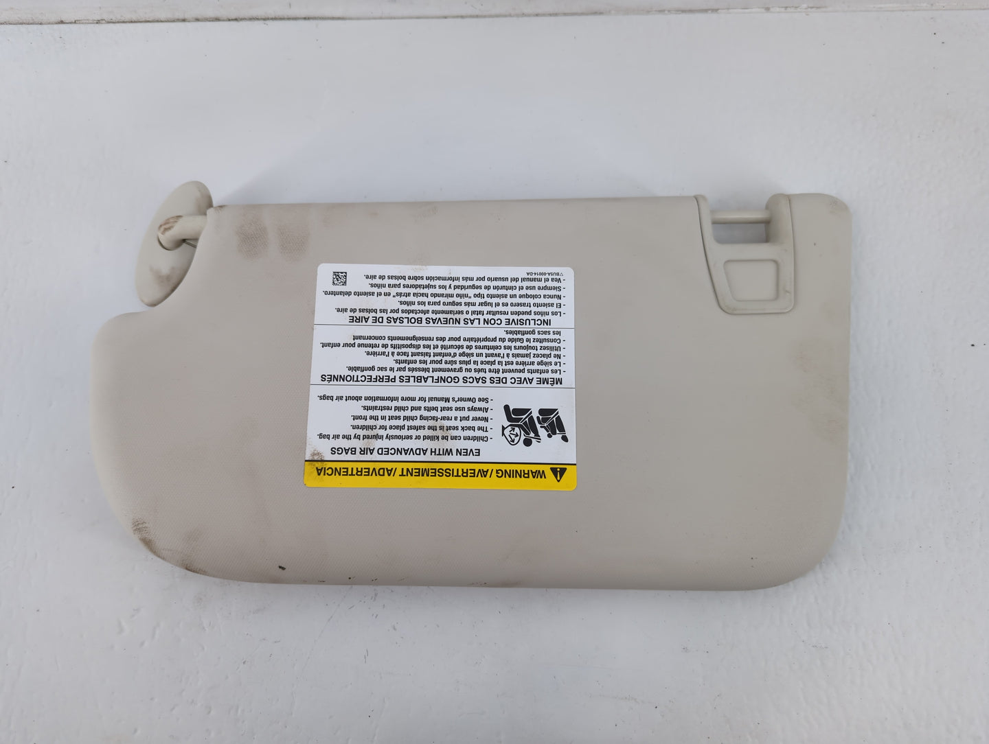 2013-2018 Ford Focus Sun Visor Shade Replacement Passenger Right Mirror Fits Fits 2013 2014 2015 2016 2017 2018 OEM Used Auto Parts - Oemusedautoparts1.com