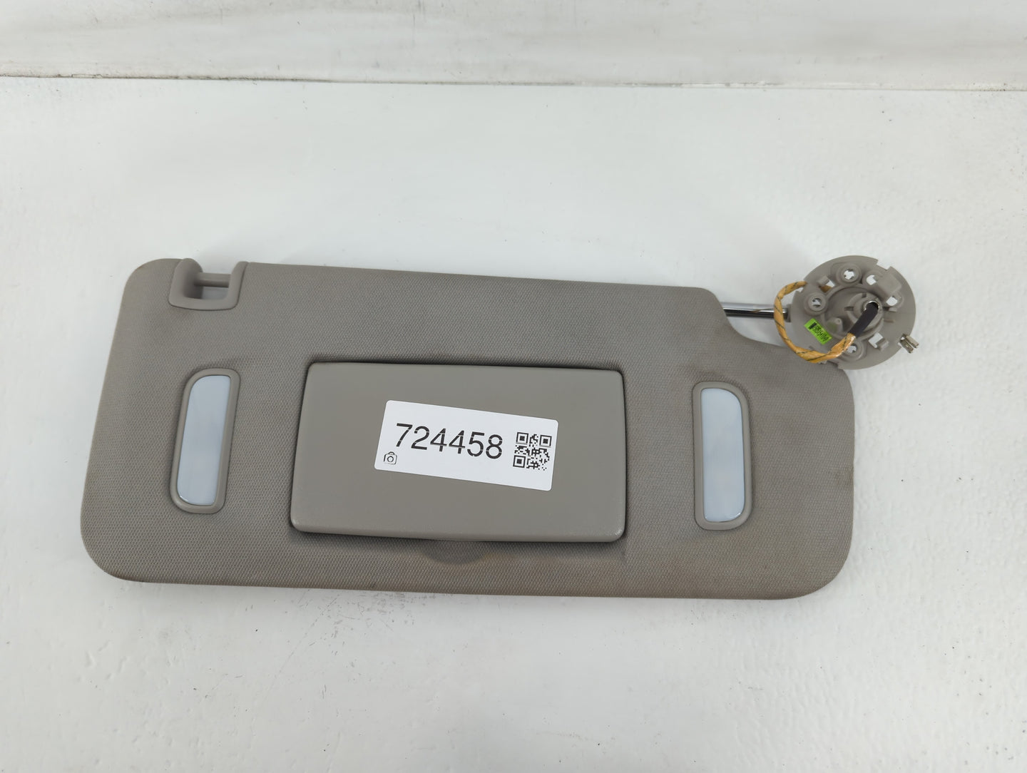 2010-2017 Chevrolet Equinox Sun Visor Shade Replacement Passenger Right Mirror Fits Fits 2010 2011 2012 2013 2014 2015 2016 2017 OEM Used Auto Parts - Oemusedautoparts1.com