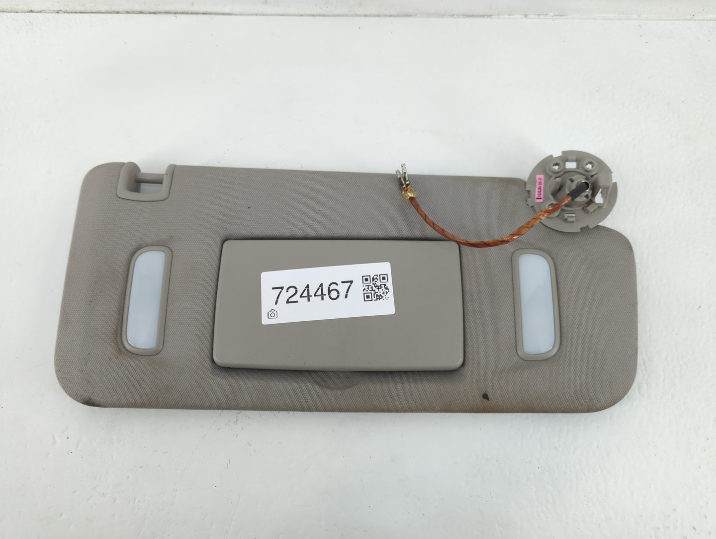 2010-2017 Chevrolet Equinox Sun Visor Shade Replacement Passenger Right Mirror Fits Fits 2010 2011 2012 2013 2014 2015 2016 2017 OEM Used Auto Parts - Oemusedautoparts1.com