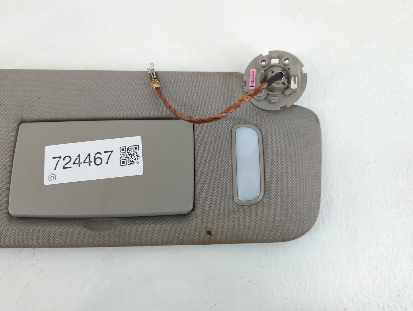 2010-2017 Chevrolet Equinox Sun Visor Shade Replacement Passenger Right Mirror Fits Fits 2010 2011 2012 2013 2014 2015 2016 2017 OEM Used Auto Parts - Oemusedautoparts1.com