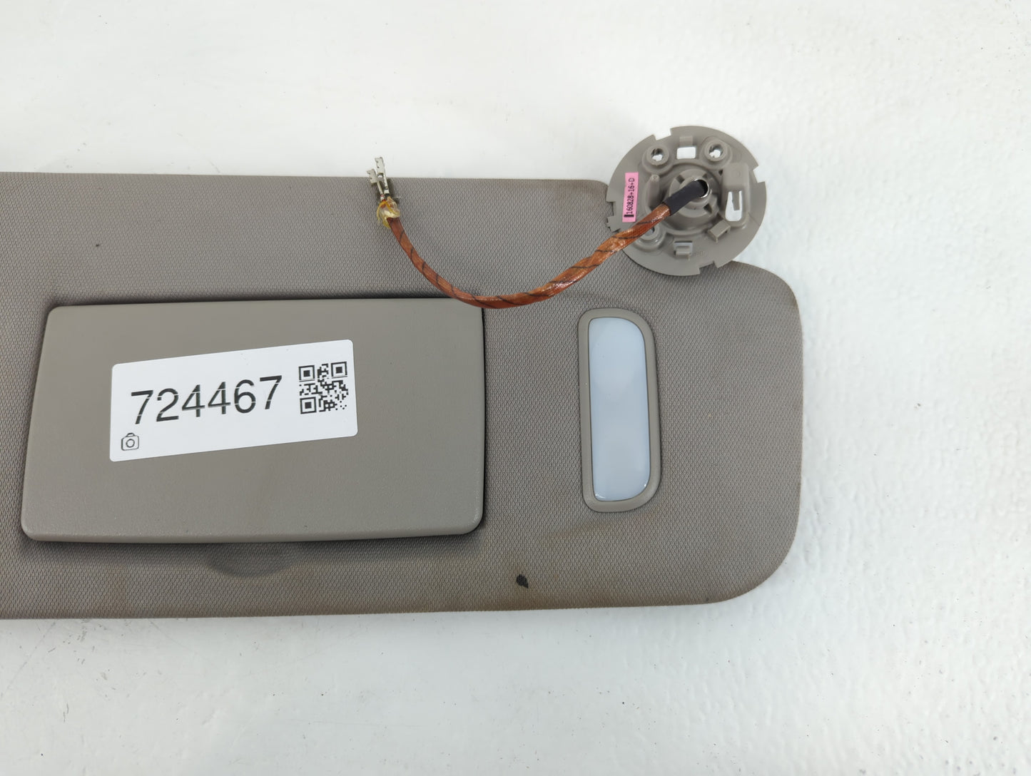 2010-2017 Chevrolet Equinox Sun Visor Shade Replacement Passenger Right Mirror Fits Fits 2010 2011 2012 2013 2014 2015 2016 2017 OEM Used Auto Parts - Oemusedautoparts1.com