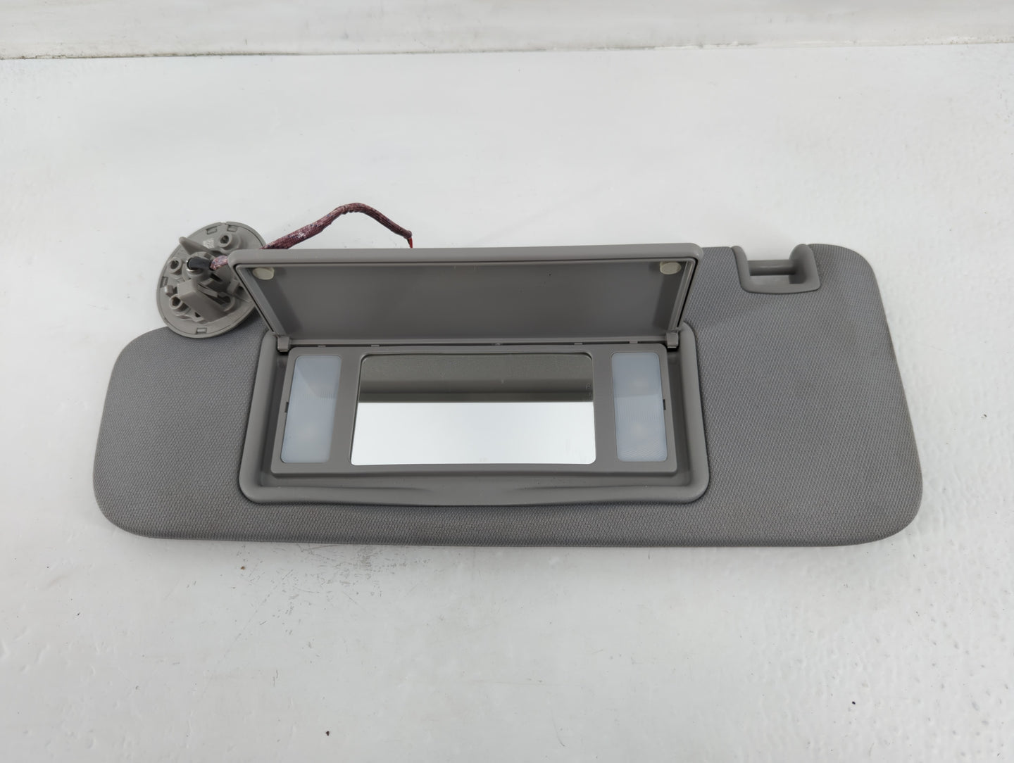 2016-2021 Chevrolet Malibu Sun Visor Shade Replacement Driver Left Mirror Fits Fits 2016 2017 2018 2019 2020 2021 OEM Used Auto Parts - Oemusedautoparts1.com